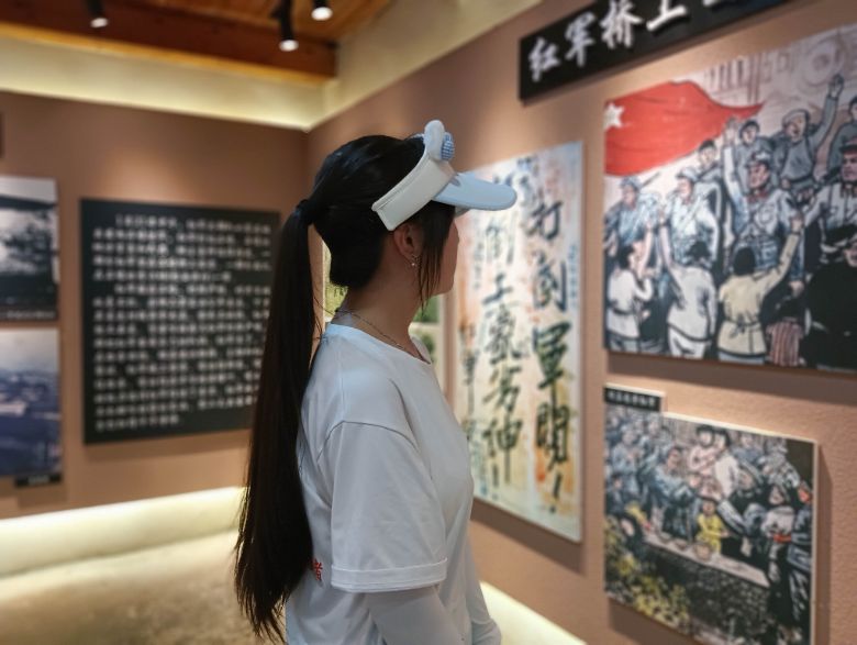 圖為張守順、沈銀、藍(lán)丹攝