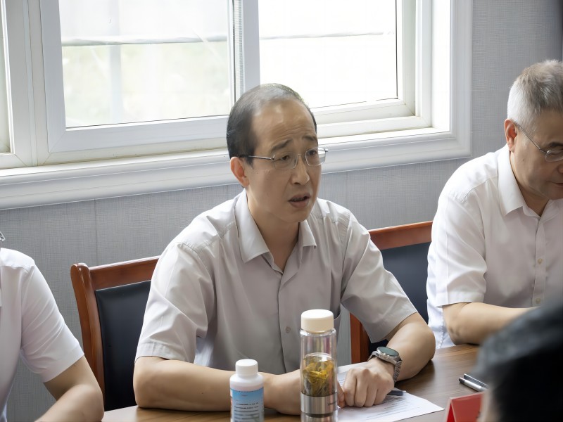 圖4 化學(xué)與化工學(xué)院黨委書記秦廣龍發(fā)言
