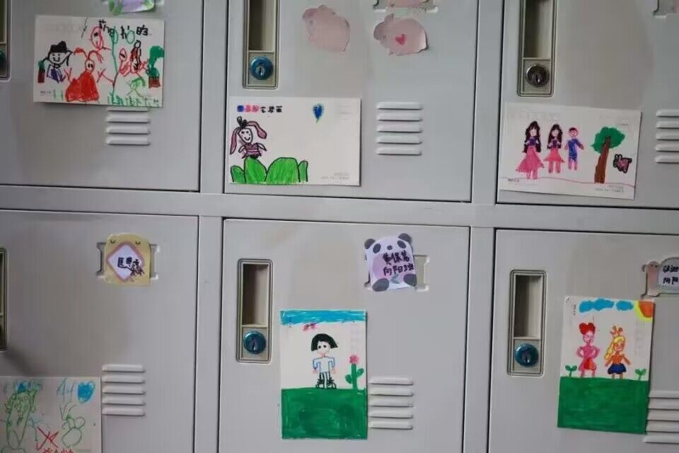 ΢΢ΞWഺ֧̻